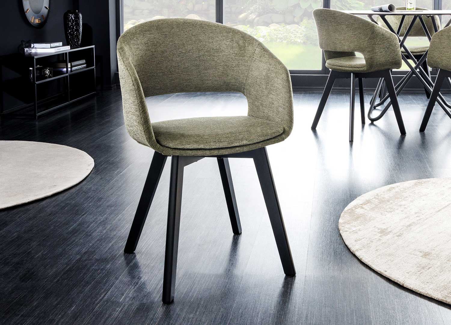 Lot de 2 chaises tissu vert et pieds en bois noir