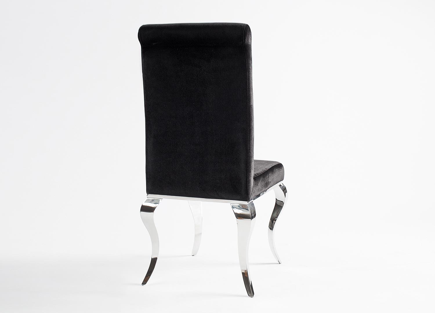 Chaises velours noir style baroque et pied argenté poli