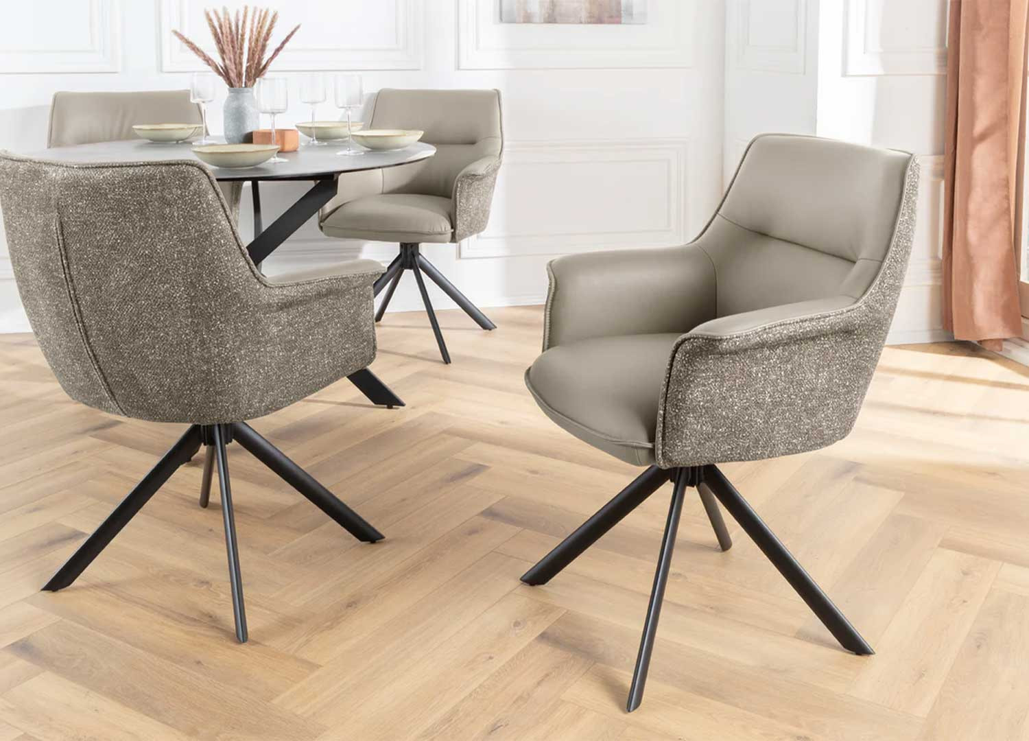 Lot de 2 fauteuils pivotants en cuir et tissu taupe Darek