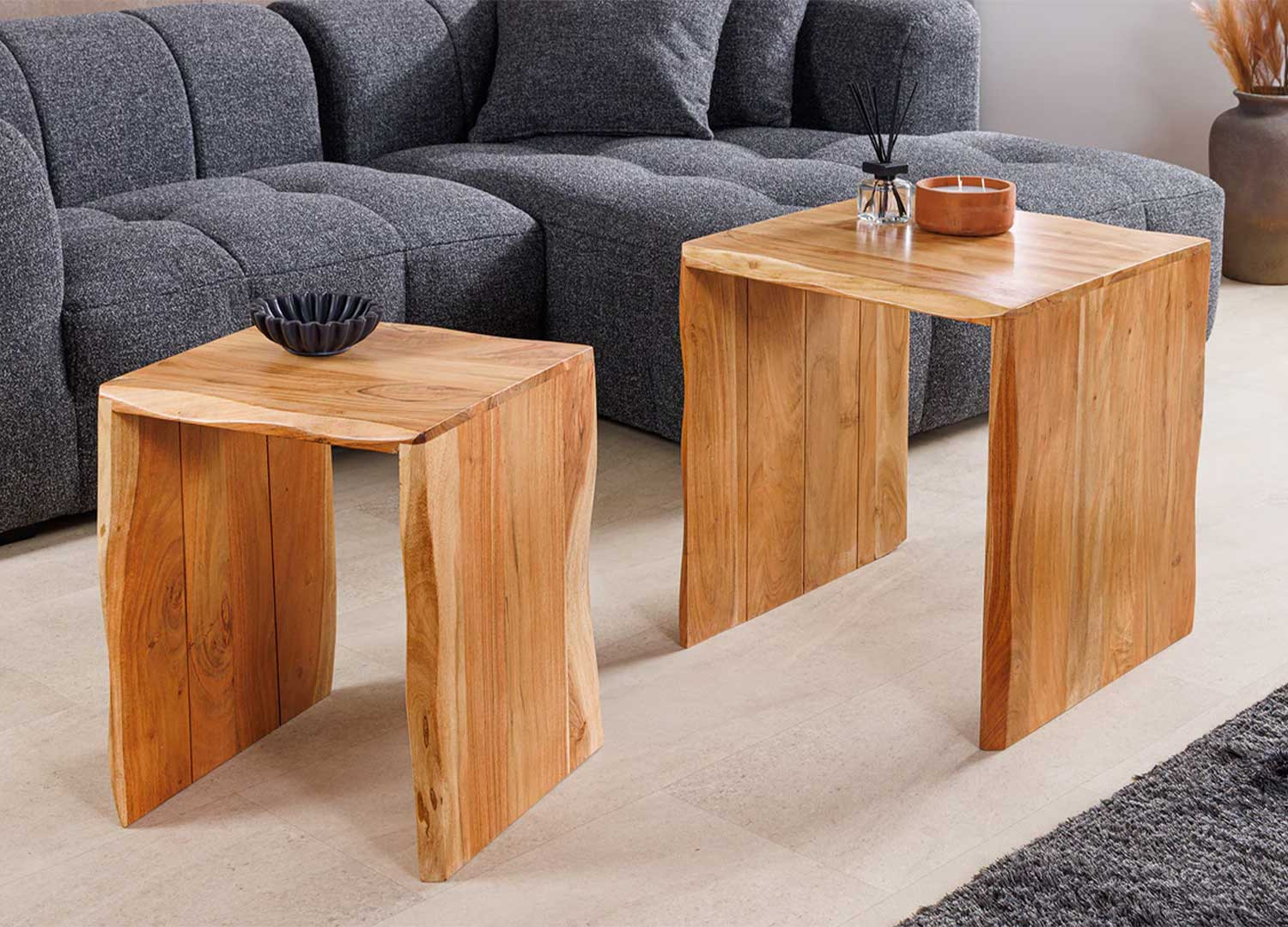 Lot de 2 tables d'appoint en acacia naturel Vael