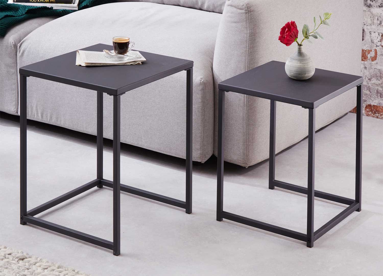 Lot de 2 tables d'appoint en métal noir