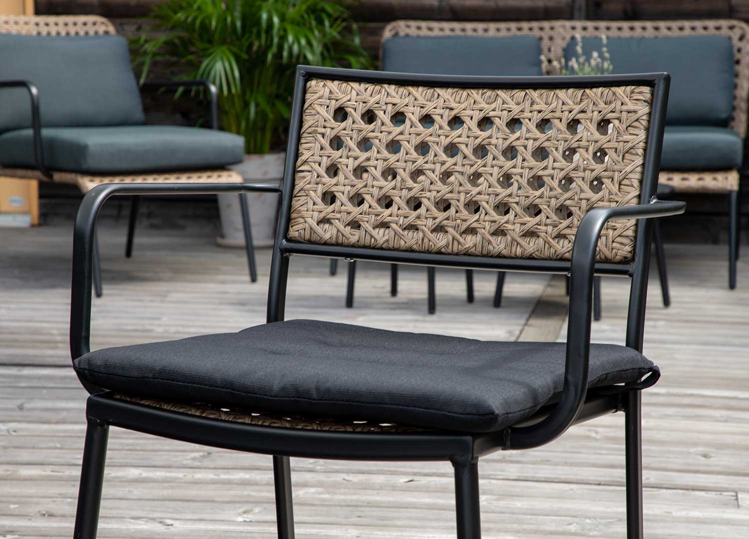 Lot de 4 chaises de jardin empilables rotin synthétique