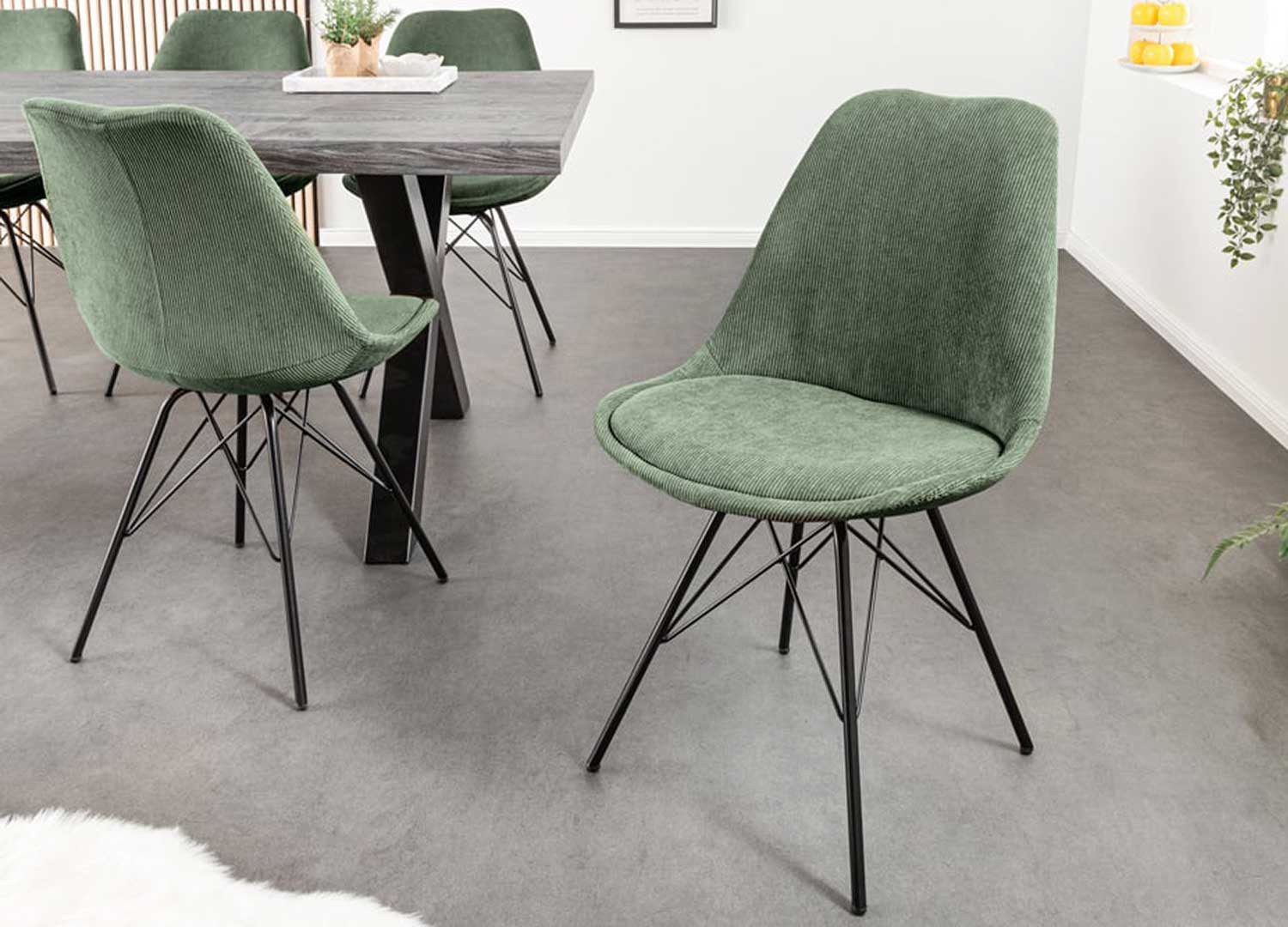 Lot de 4 chaises en velours côtelé vert