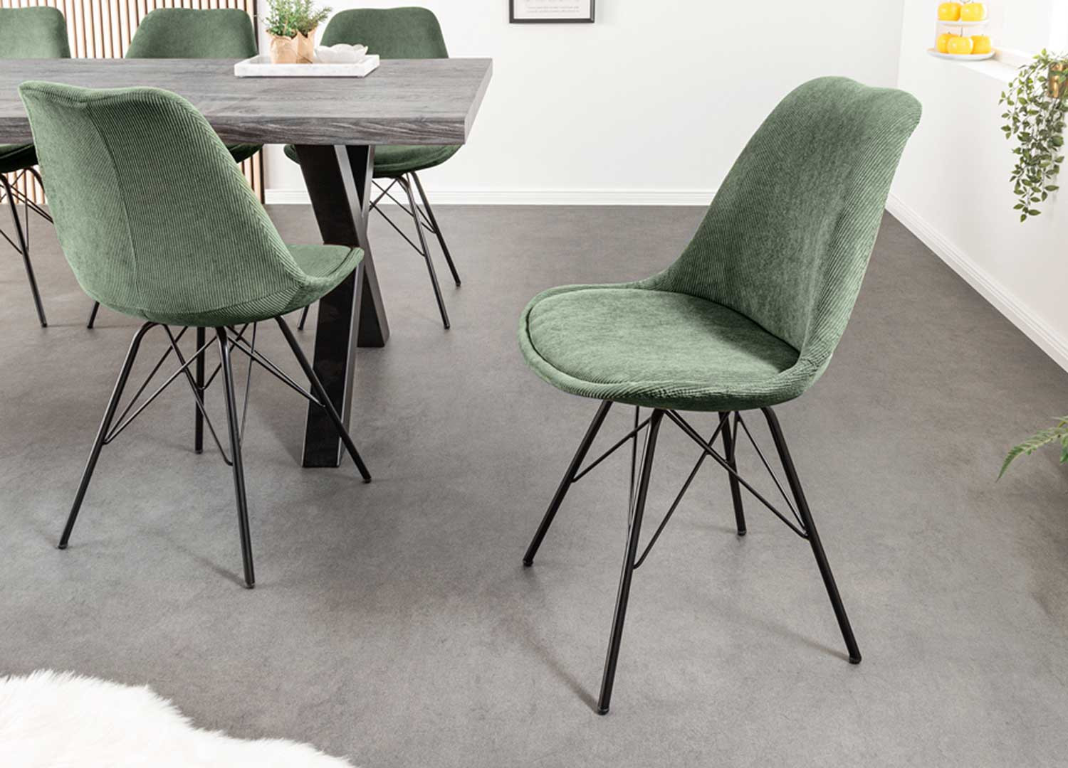 Lot de 4 chaises en velours côtelé vert
