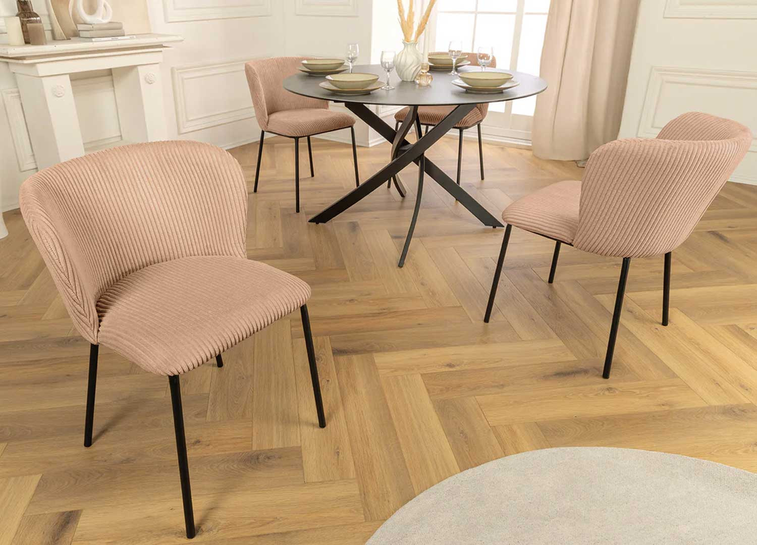 Lot de 4 chaises rose tissu côtelé et métal noir Palmer