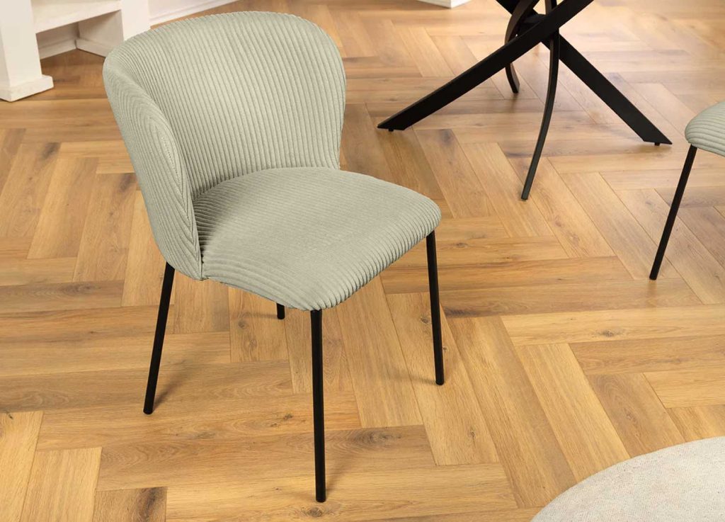 Lot de 4 chaises vert menthe tissu côtelé et métal noir Palmer