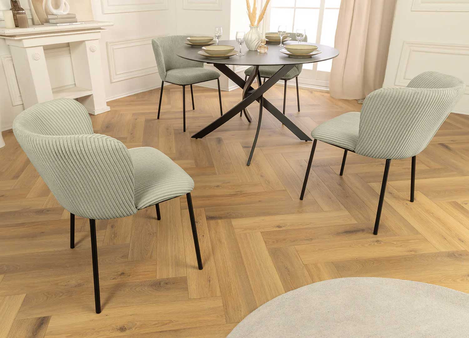 Lot de 4 chaises vert menthe tissu côtelé et métal noir Palmer