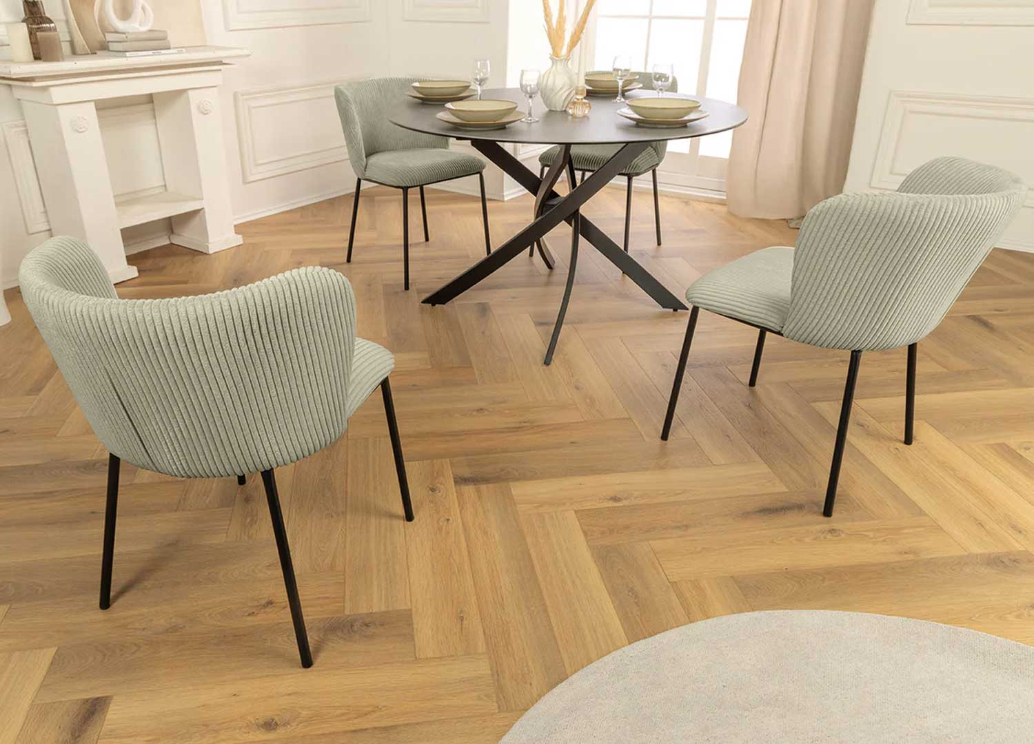 Lot de 4 chaises vert menthe tissu côtelé et métal noir Palmer