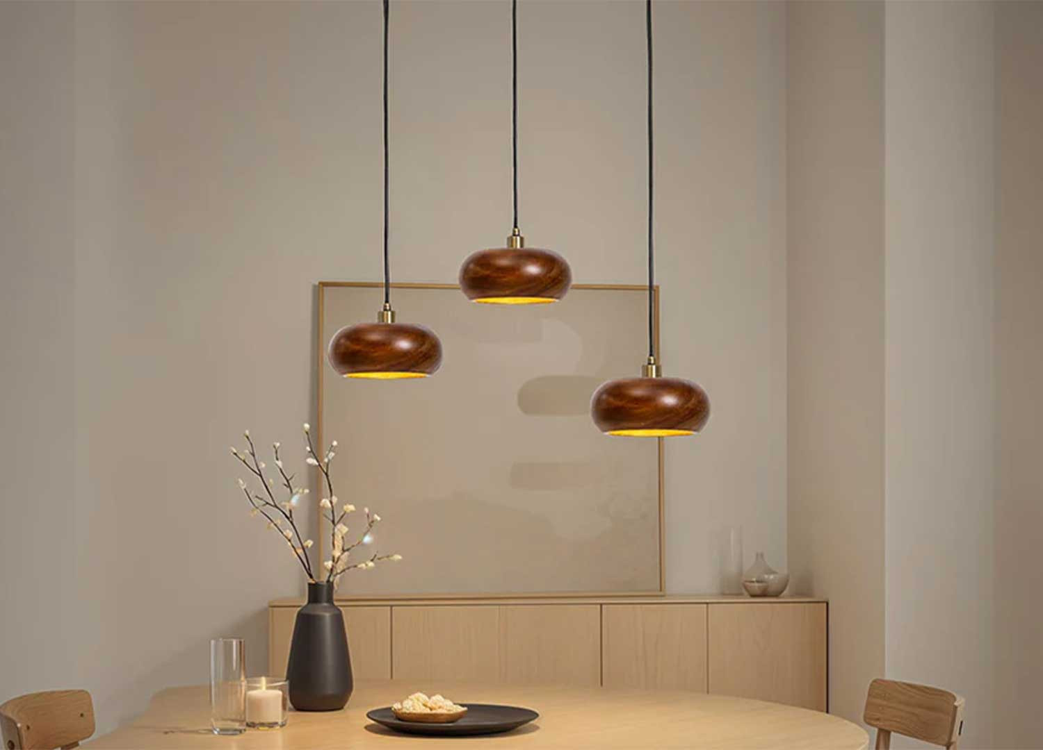 Luminaire suspendu en bois massif Soluna