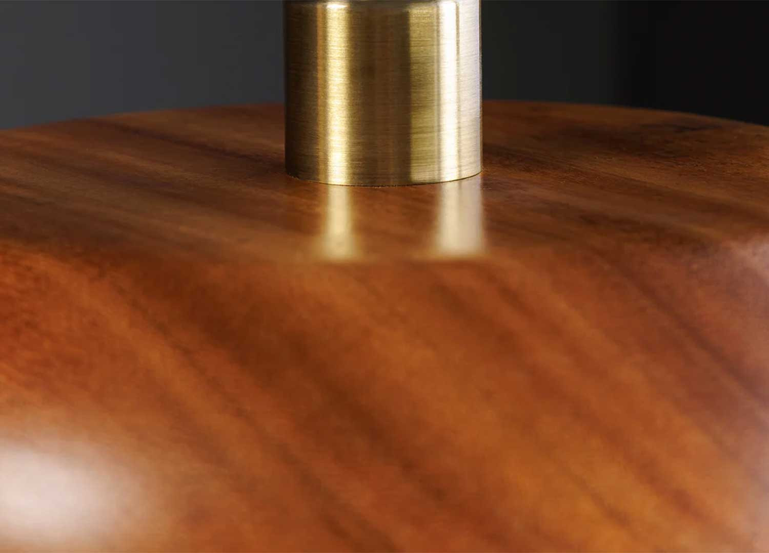 Luminaire suspendu en bois massif Soluna