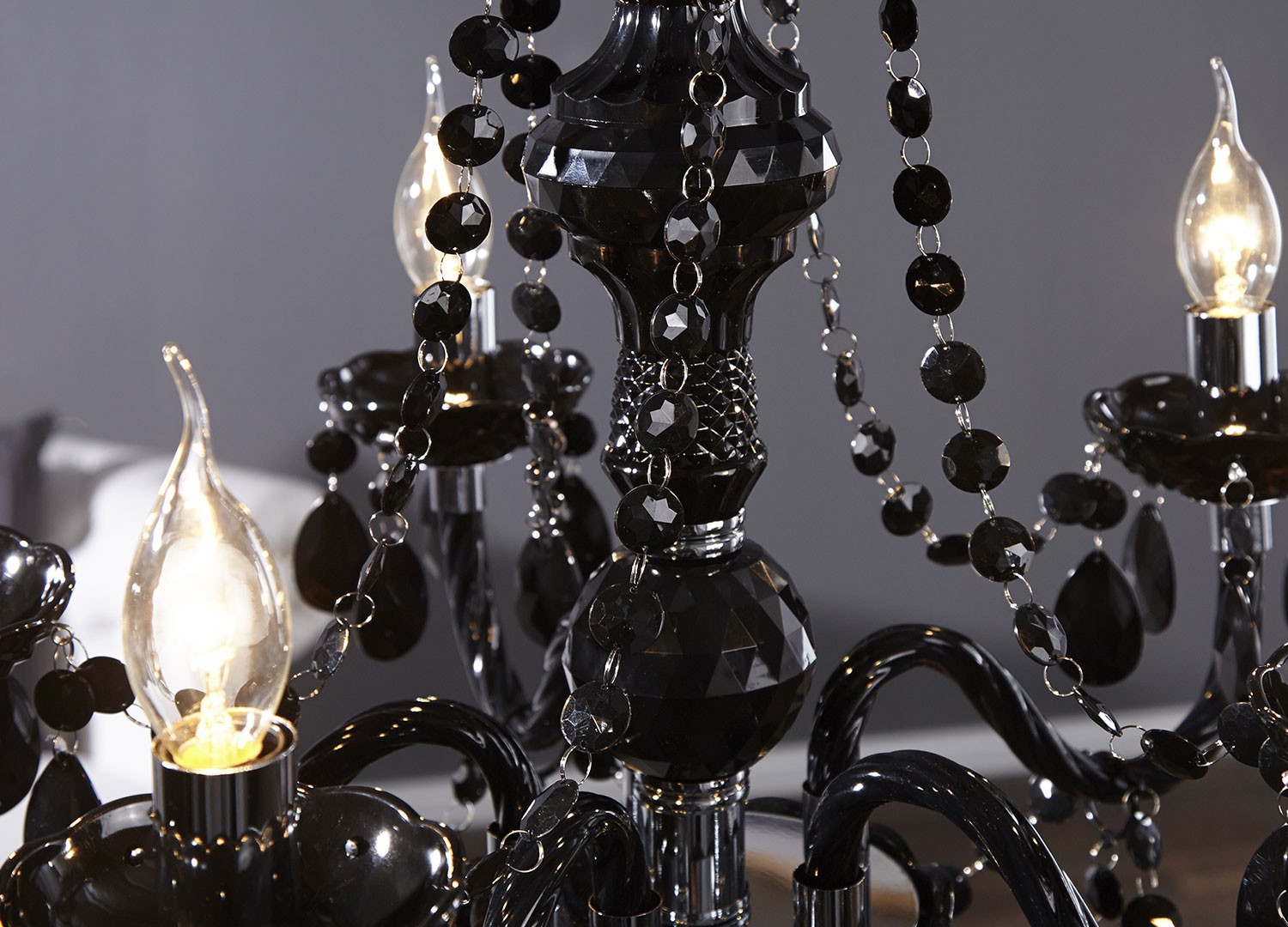 Lustre luminaire baroque noir