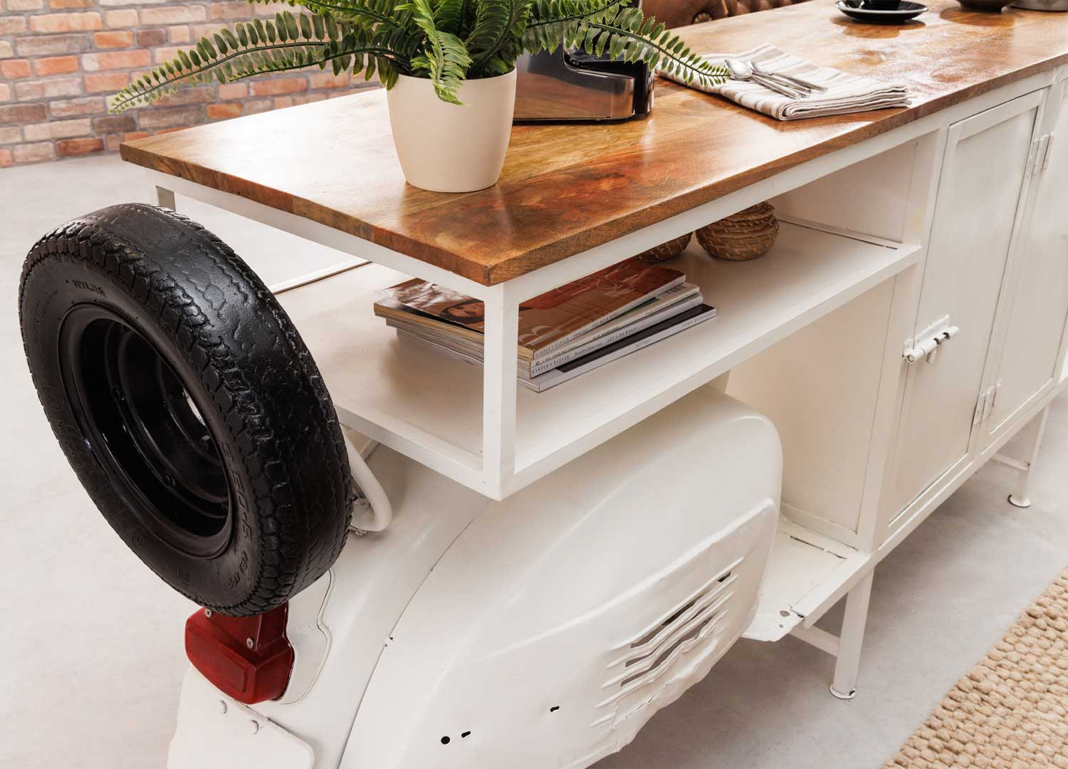 Meuble bar scooter blanc et bois avec rangements