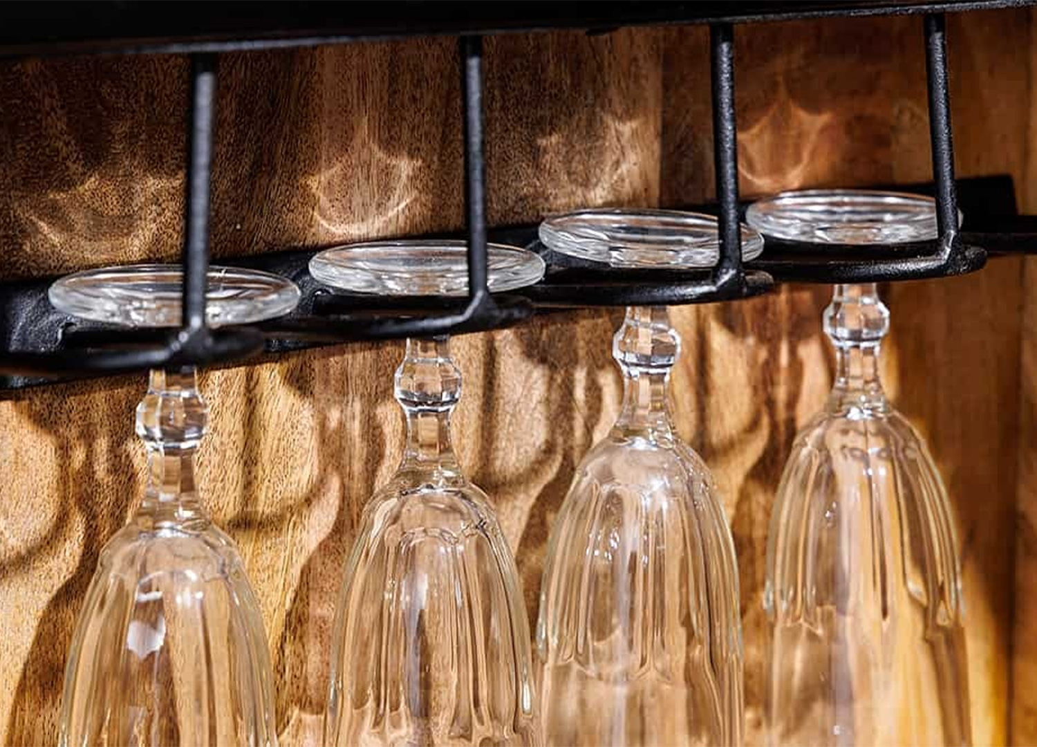 Meuble bar Sunset avec porte-verres intégrés