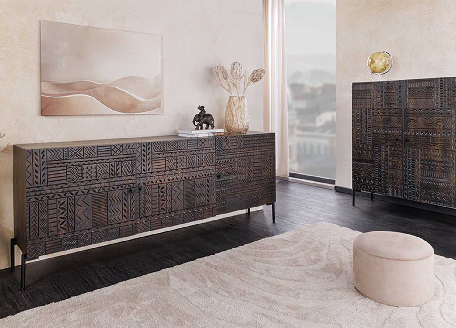 Meuble buffet 3 portes en manguier marron foncé sculpté Tribal
