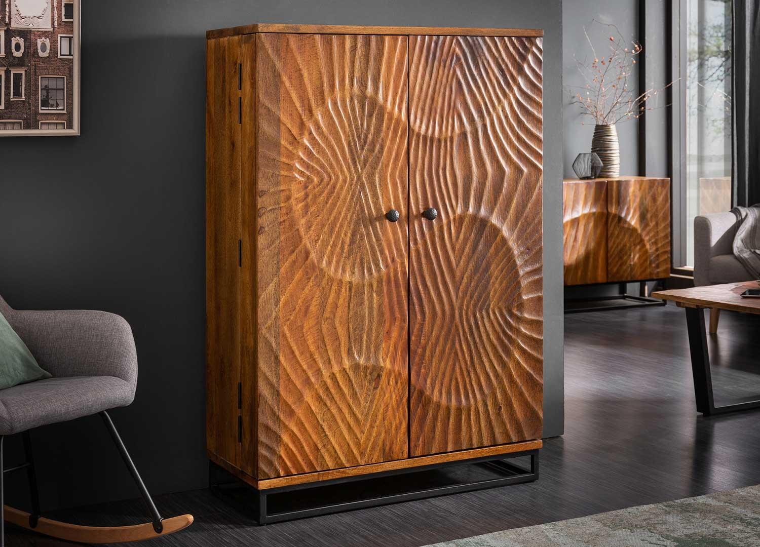 Meuble de bar design avec rangement bouteilles en bois massif