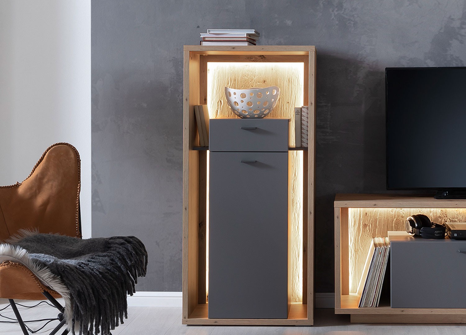 Meuble de rangement design gris et chêne poutre