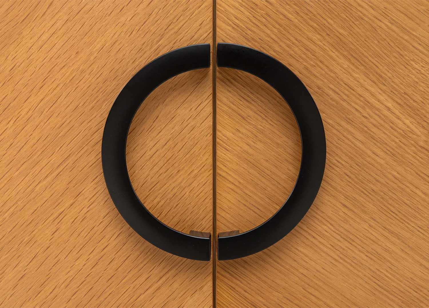 Meuble TV moderne 180 cm aspect chêne Irma