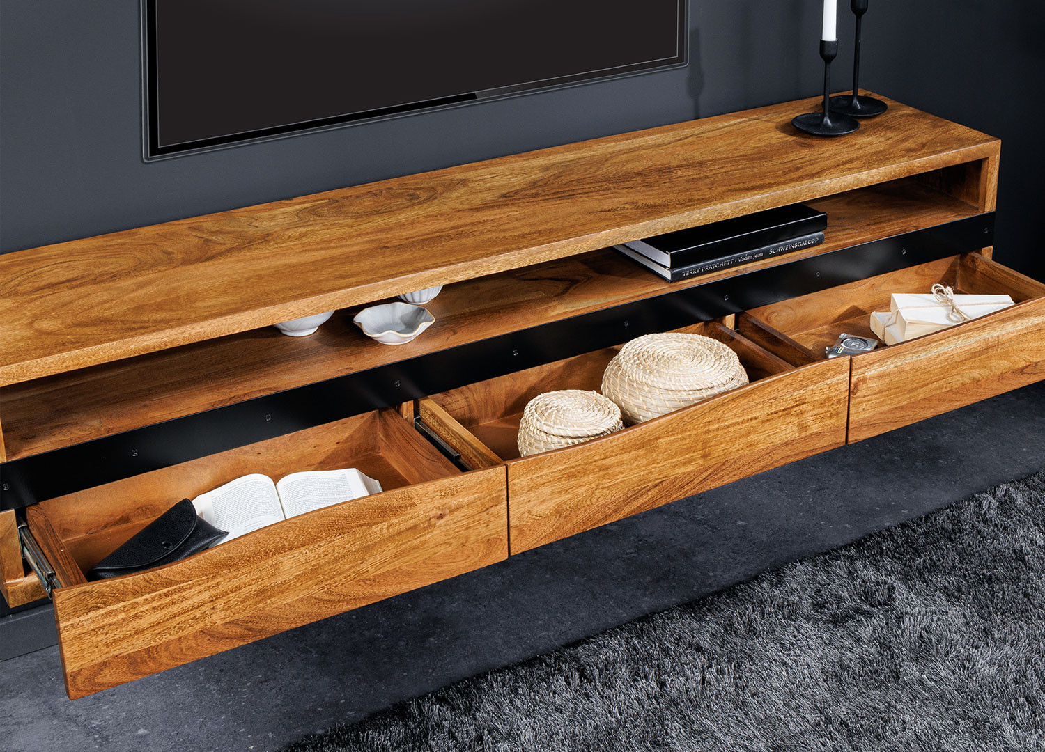 Meuble TV suspendu en acacia 3 tiroirs 160 cm Aeris
