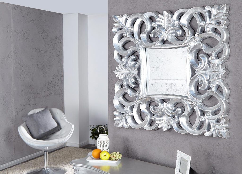 Miroir mural décoratif carré argent antique de style baroque 75 cm
