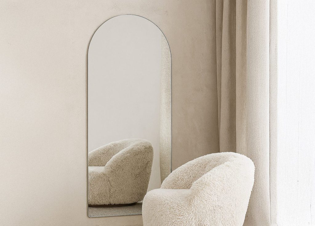 Miroir Sarasota transparent vu sous un autre angle