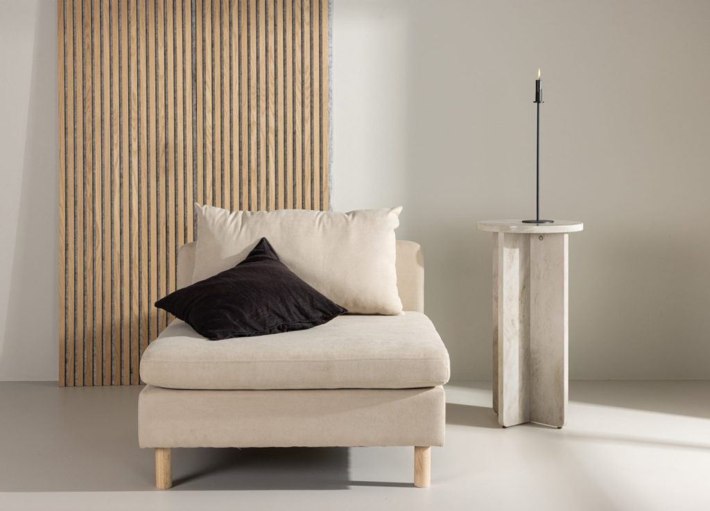 Module fauteuil Zero tissu beige 94 cm mis en scène dans un salon