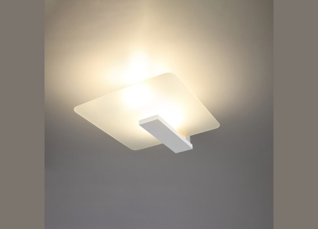 Plafonnier LAPPO blanc en bois et verre – vue complémentaire 3