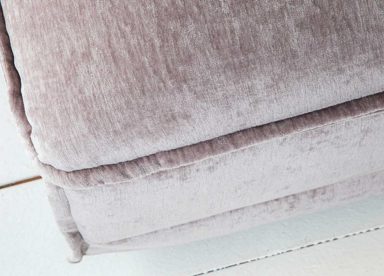 Pouf carré tissu velours taupe Tricia