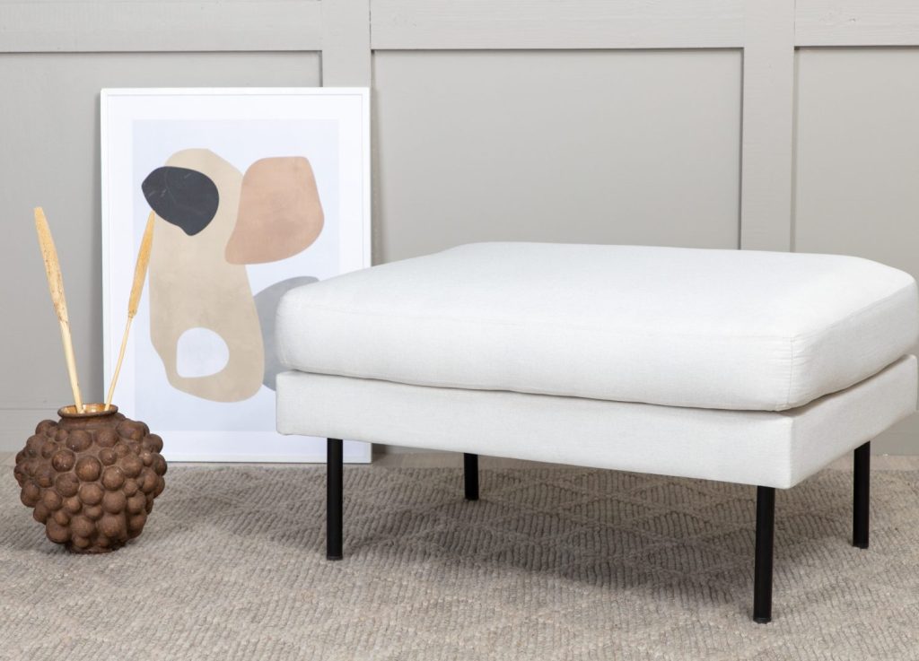 Pouf Zoom polyester beige clair 85 cm mis en scène dans un intérieur