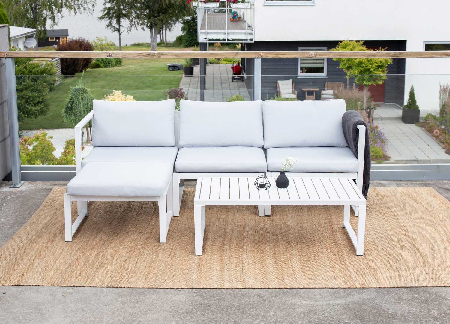 Salon d'angle de jardin aluminium blanc avec coussins