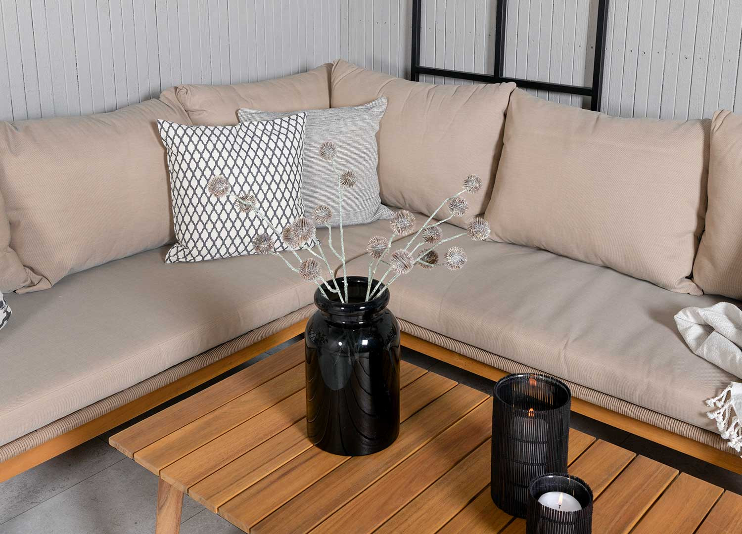 Salon de jardin d'angle beige et bois d'acacia