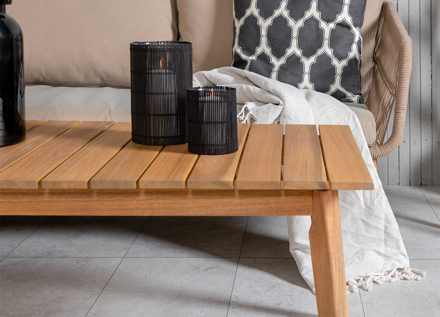 Salon de jardin d'angle beige et bois d'acacia