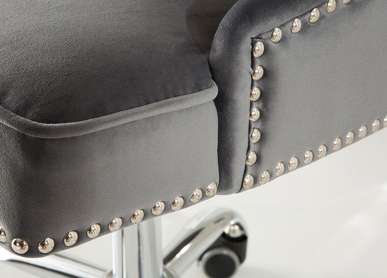 Siège de bureau en velours gris sur roulettes