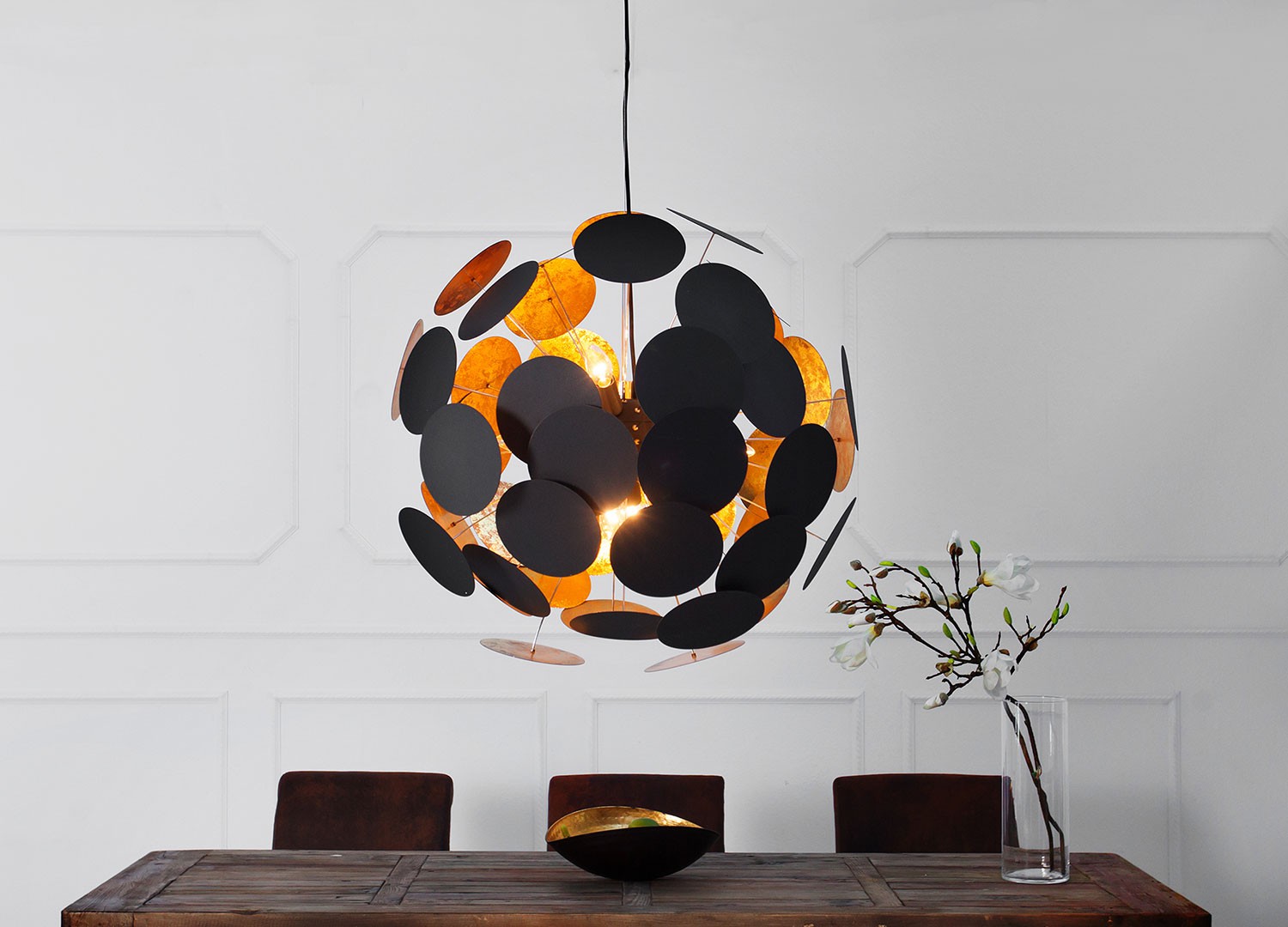 Suspension design moderne boule noir et doré