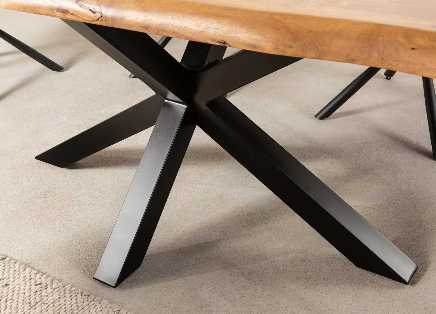 Table à manger en acacia 220 cm Aurenza