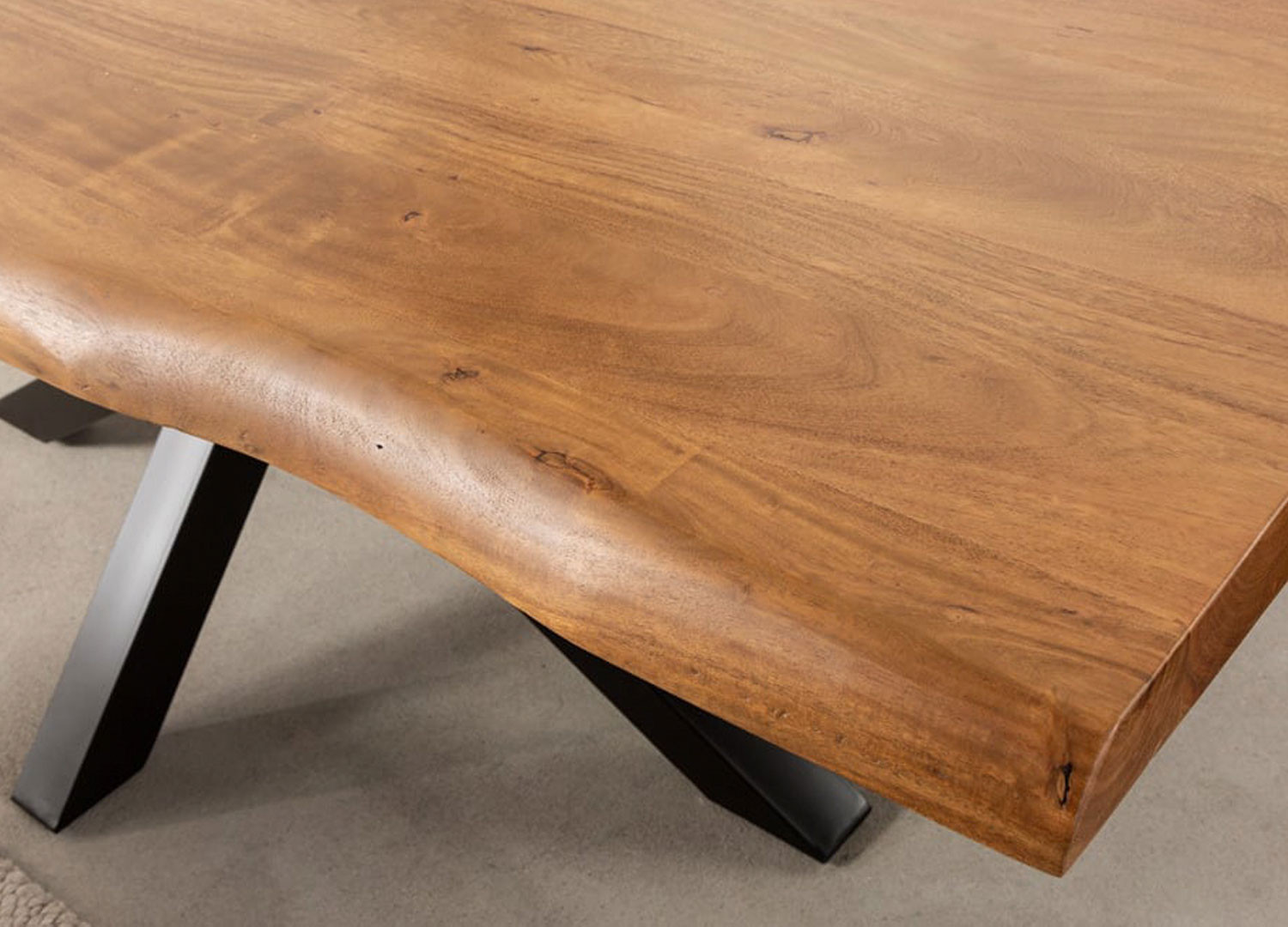 Table à manger en acacia 220 cm Aurenza