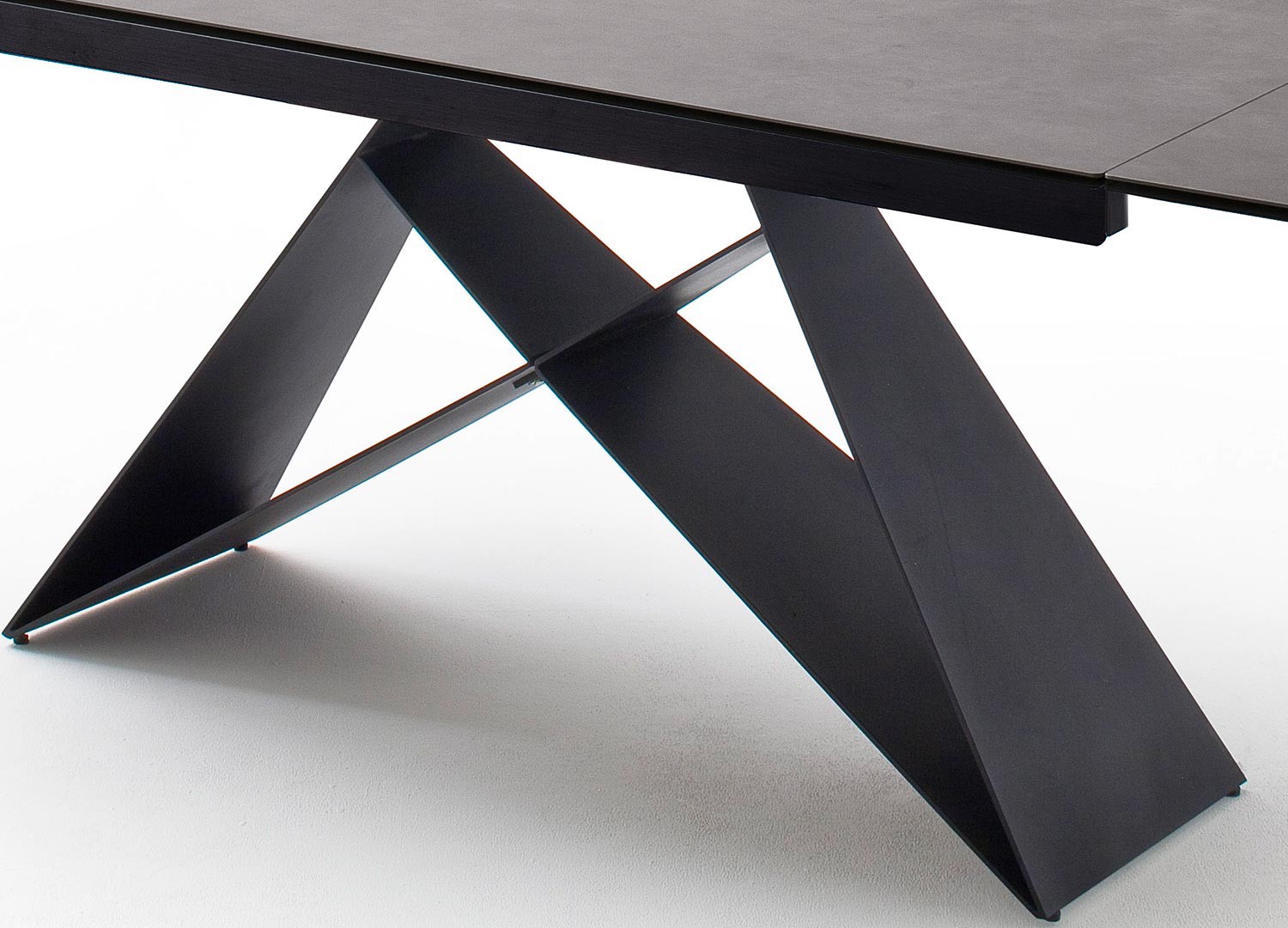 Table à manger extensible 160-240 cm bois foncé et métal noir
