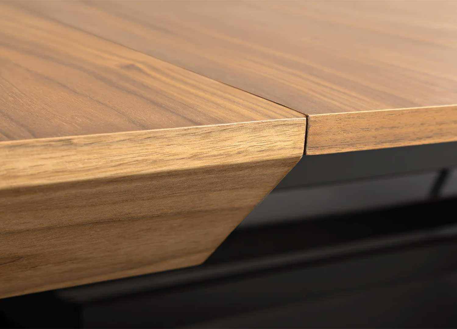 Table à manger extensible 200-320 cm aspect noyer et métal Armando