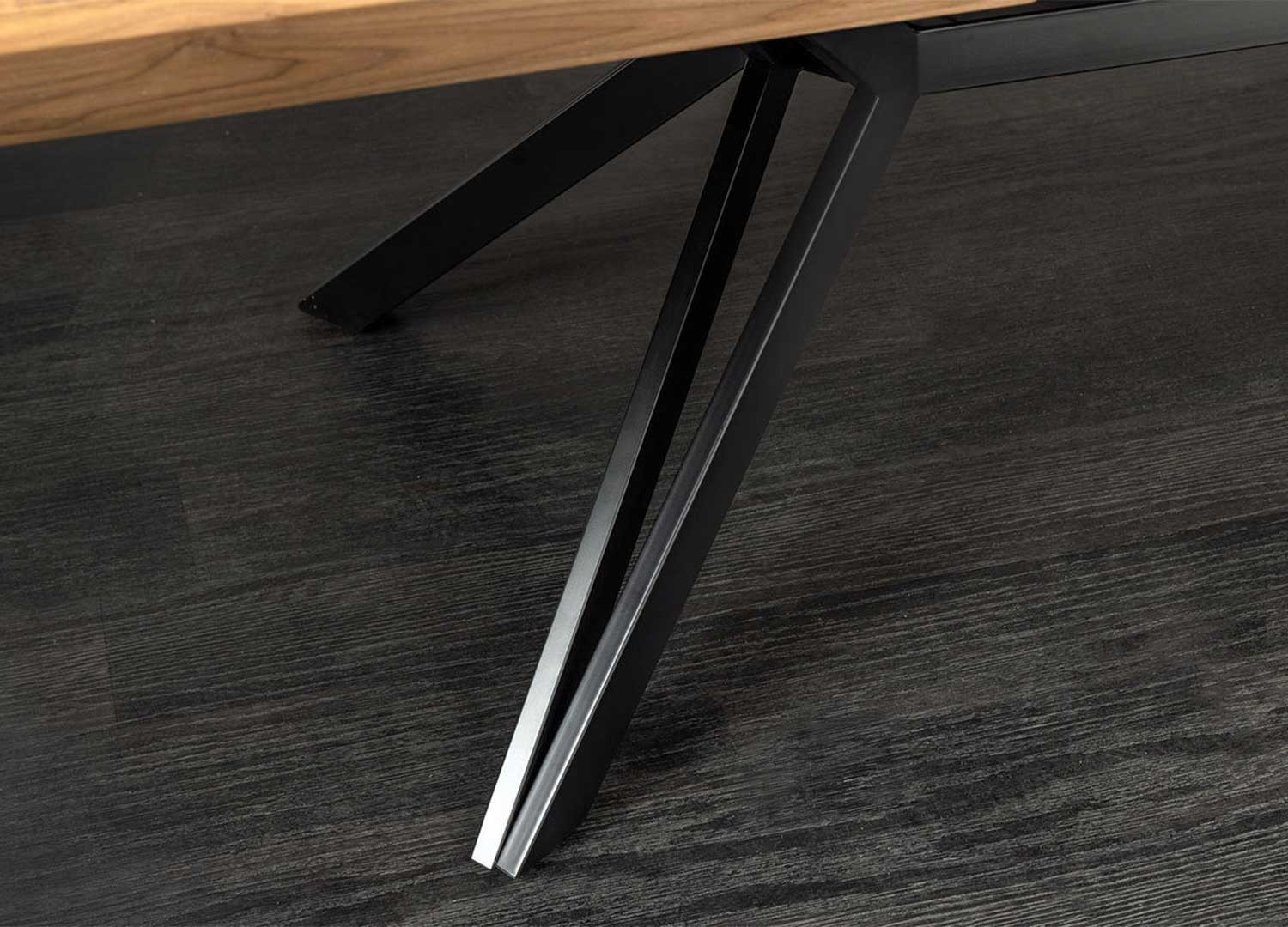 Table à manger extensible 200-320 cm aspect noyer et métal Armando