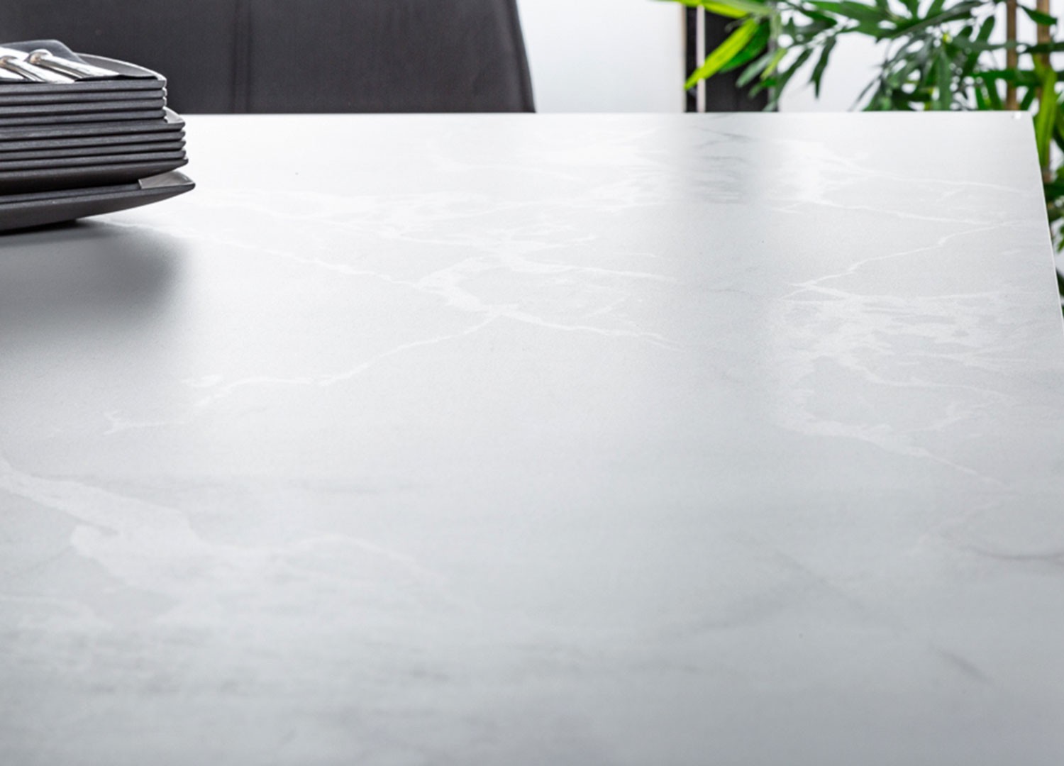 Table à manger extensible céramique 180-260 cm aspect marbre
