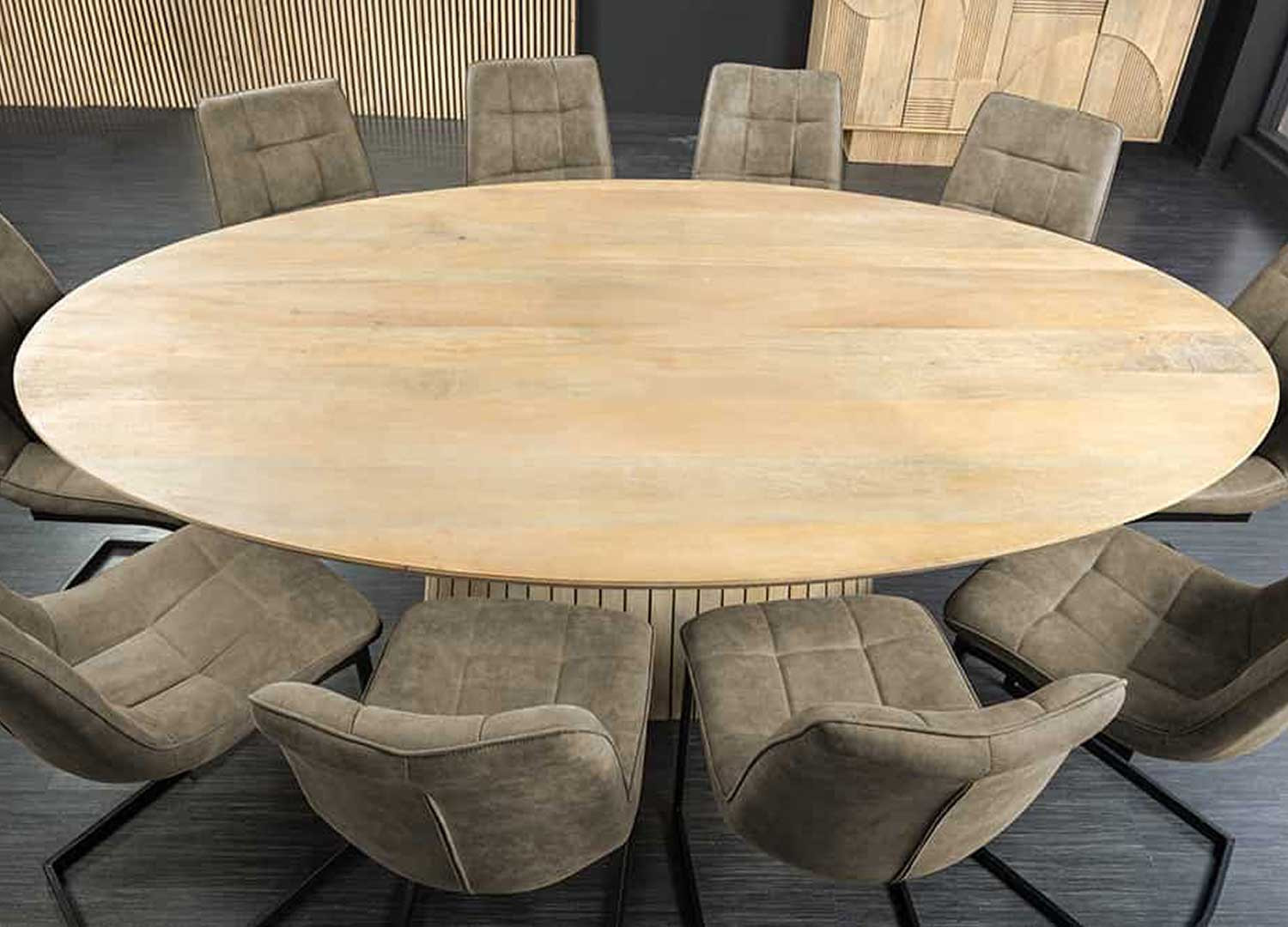 Table à manger massive ovale 220 cm et pied central Joyce