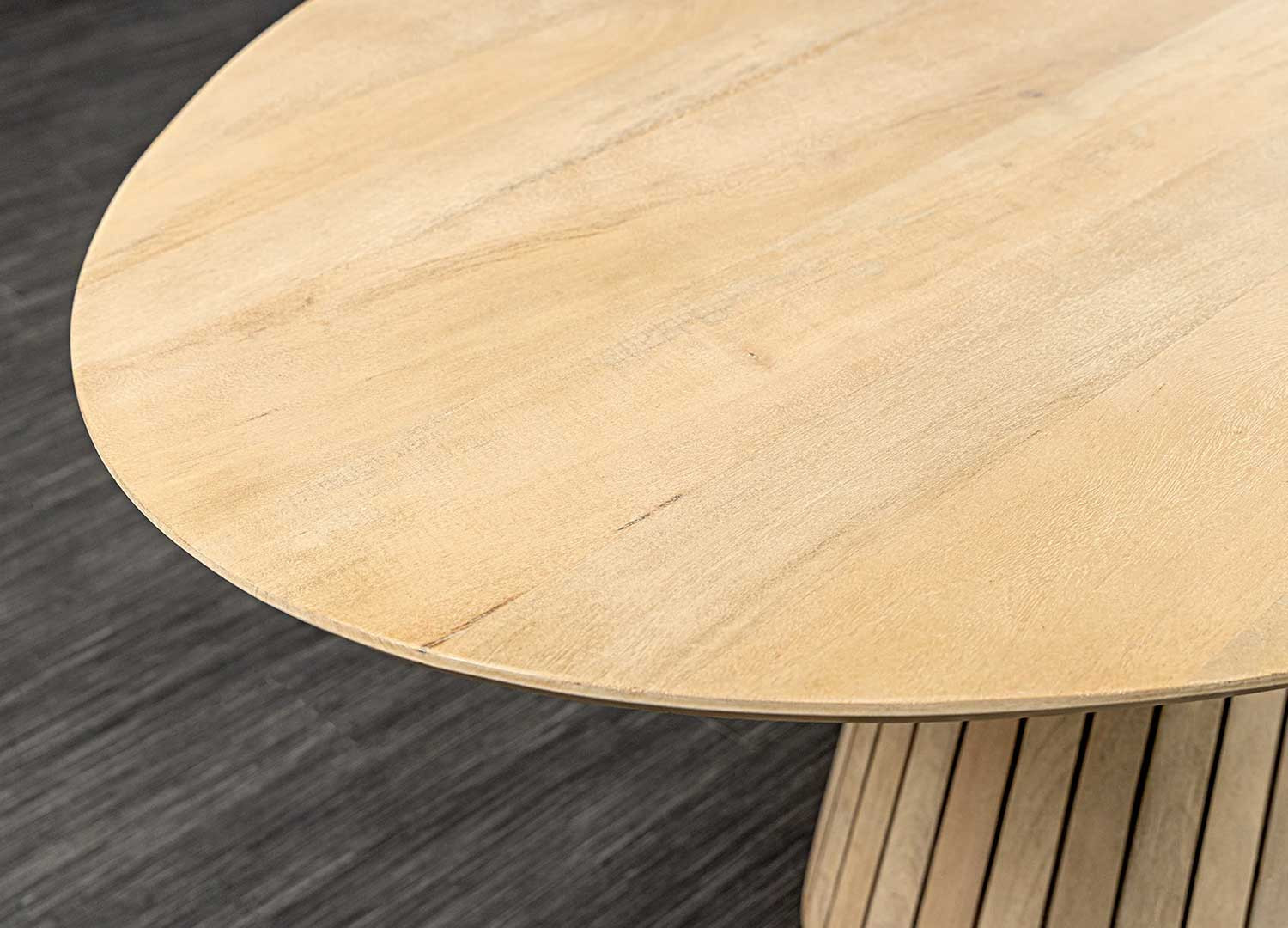 Table à manger massive ovale 220 cm et pied central Joyce