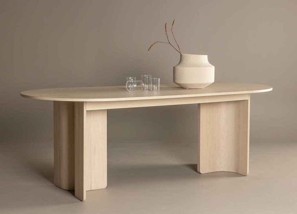 Table à manger ovale MDF 220 cm bois clair TYRESO