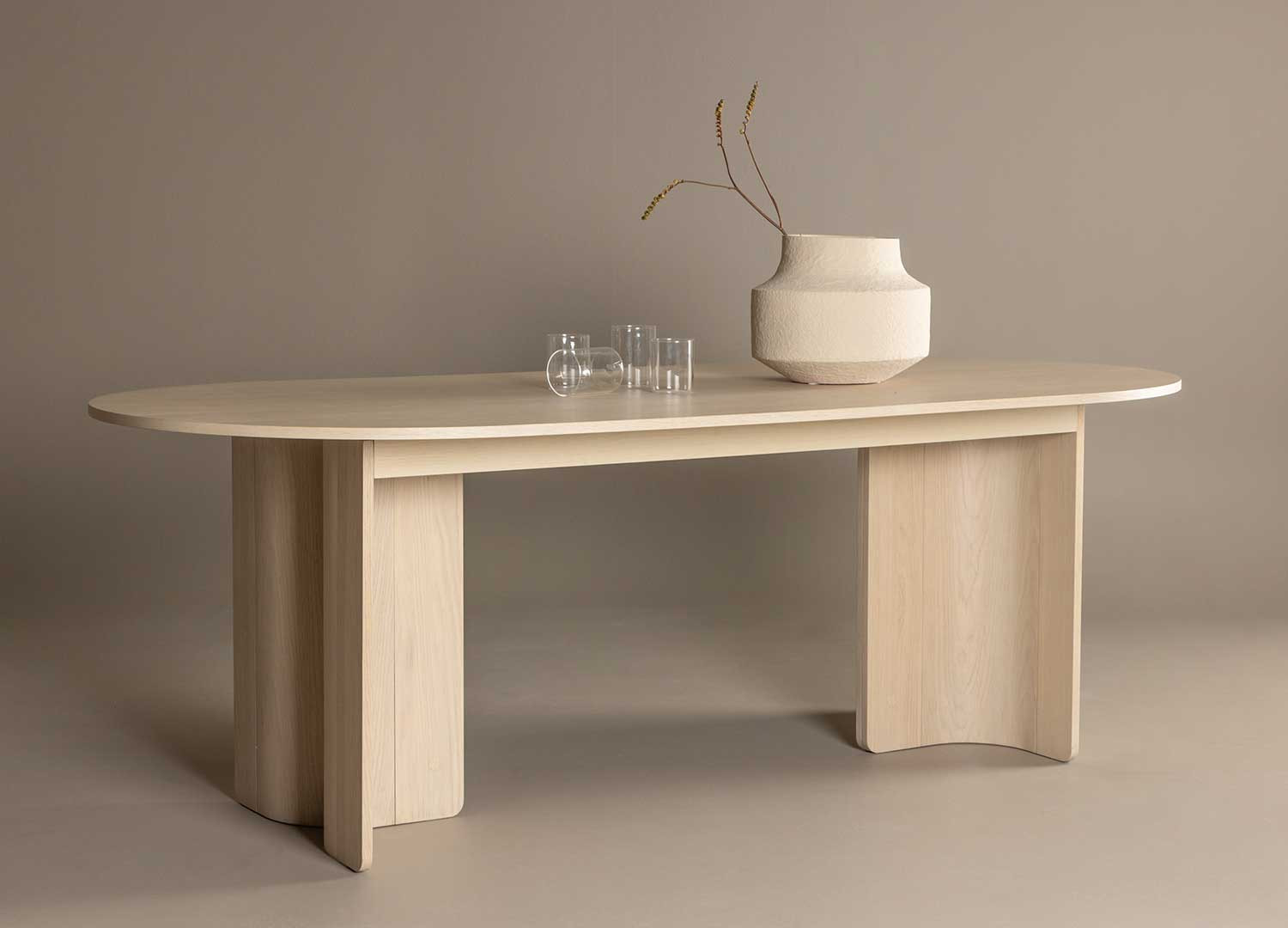 Table à manger ovale MDF 220 cm bois clair TYRESO