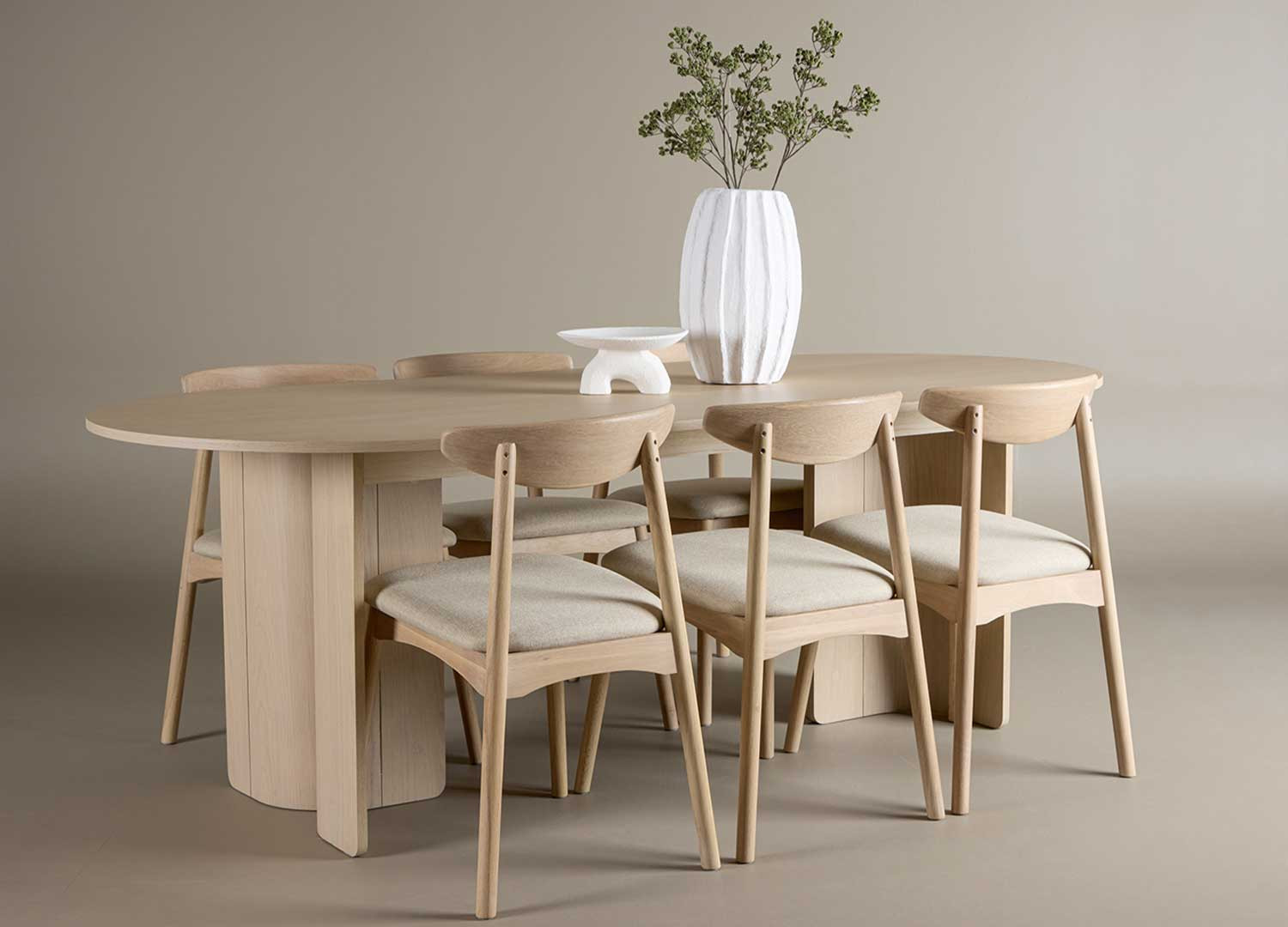 Table à manger ovale MDF 220 cm bois clair TYRESO