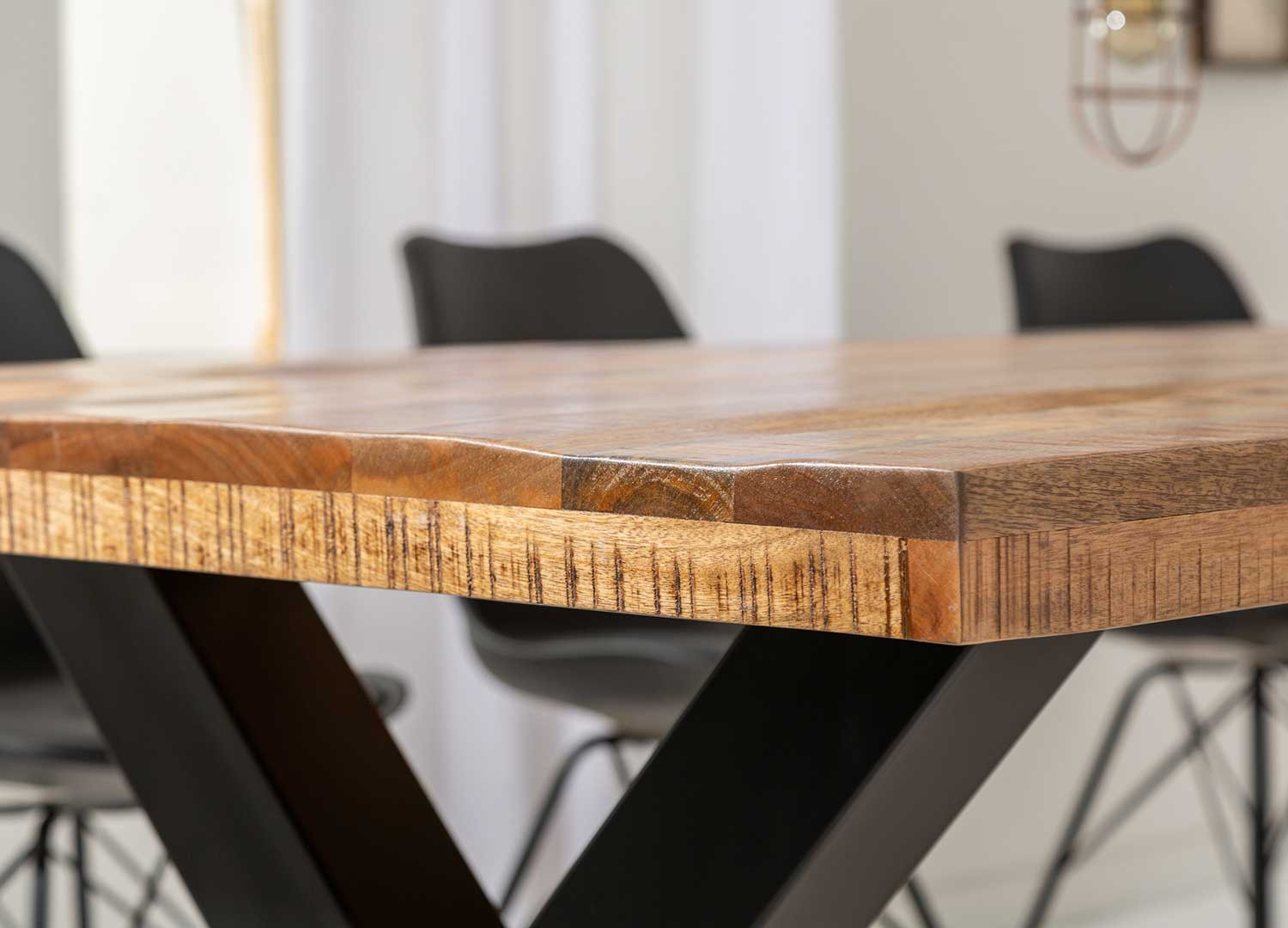 Table à manger rectangulaire bois de manguier et piétement croisé