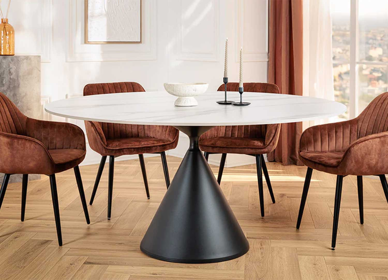 Table à manger ronde 135 cm céramique blanc et pied central Ariana