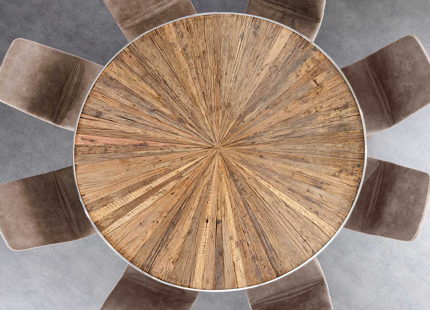 Table à manger ronde 140 cm bois de teck et verre avec pied central chromé