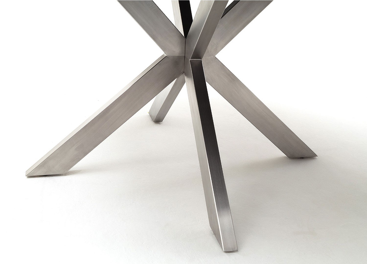 Table à manger ronde céramique anthracite et pied acier brossé