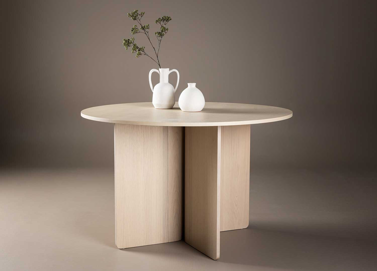 Table à manger ronde en MDF imitation chêne blanchi TYRESO