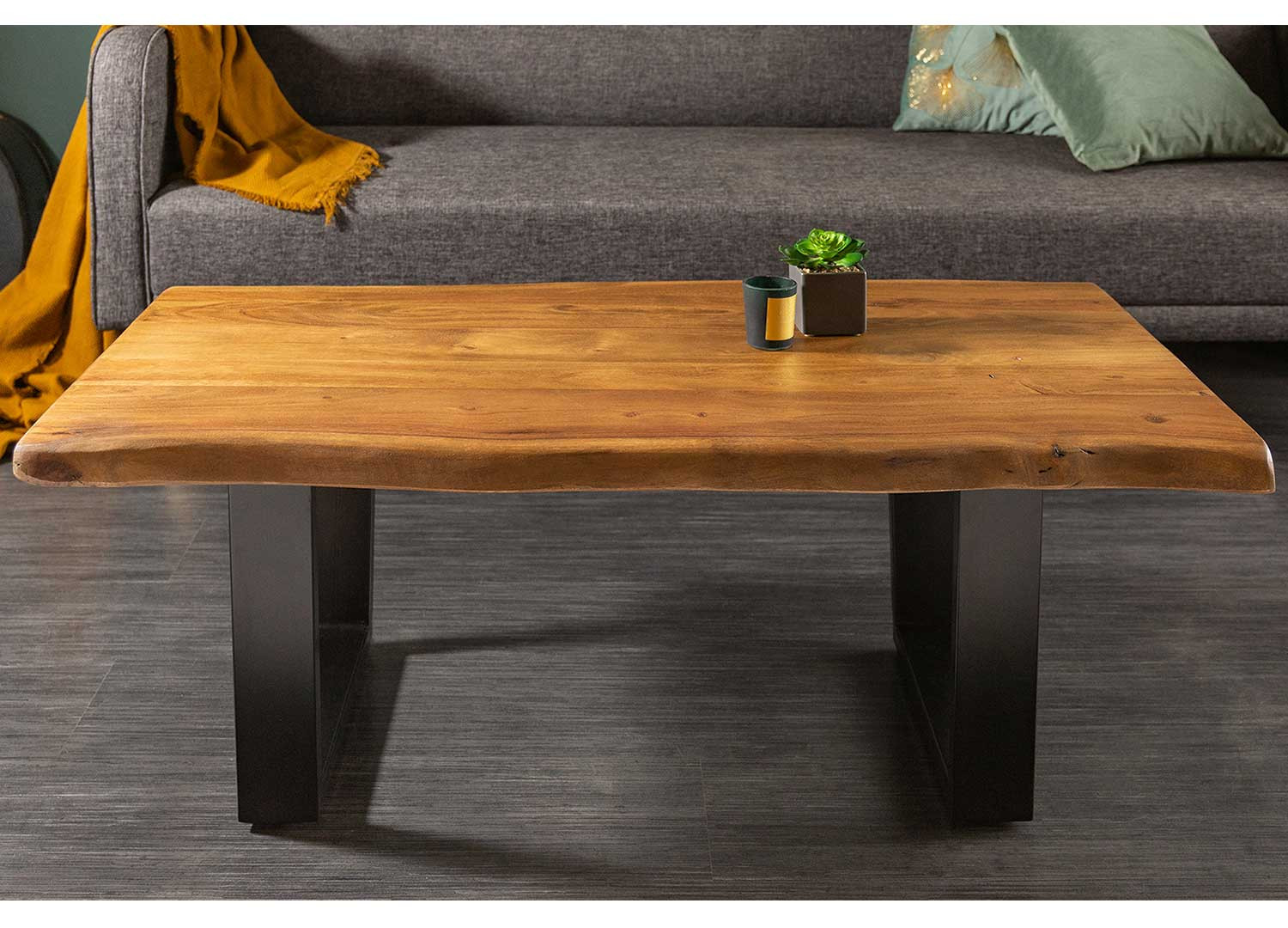 Table basse 110 cm bois d'acacia miel et pied en métal noir